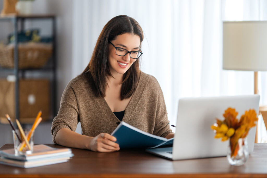 woman working asynchrnously